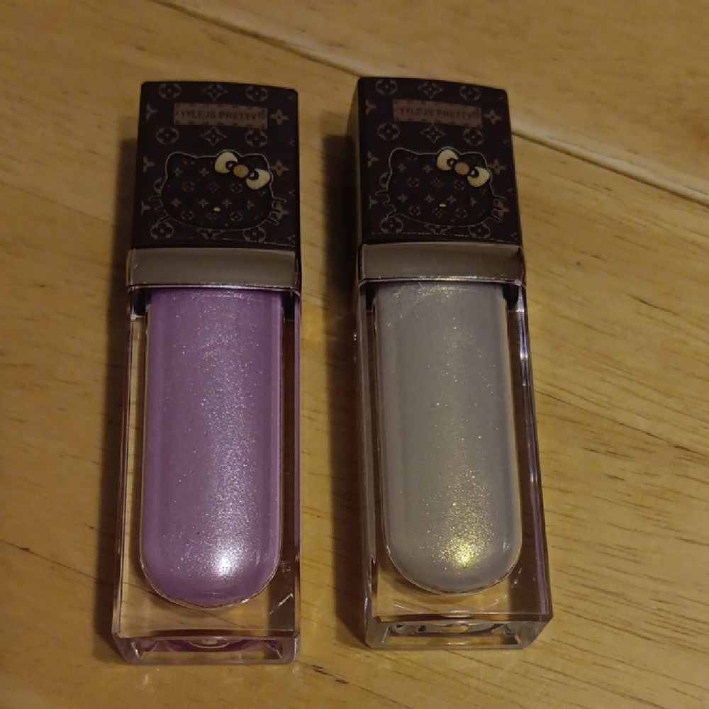 Hello Kitty Lip Gloss NWT Kiss💋